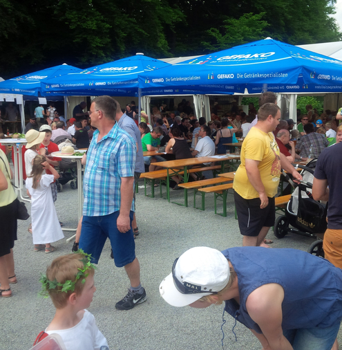 Am Limes grenzenlos 2015:  Festbetrieb am Pfahldöbel bei Zweiflingen